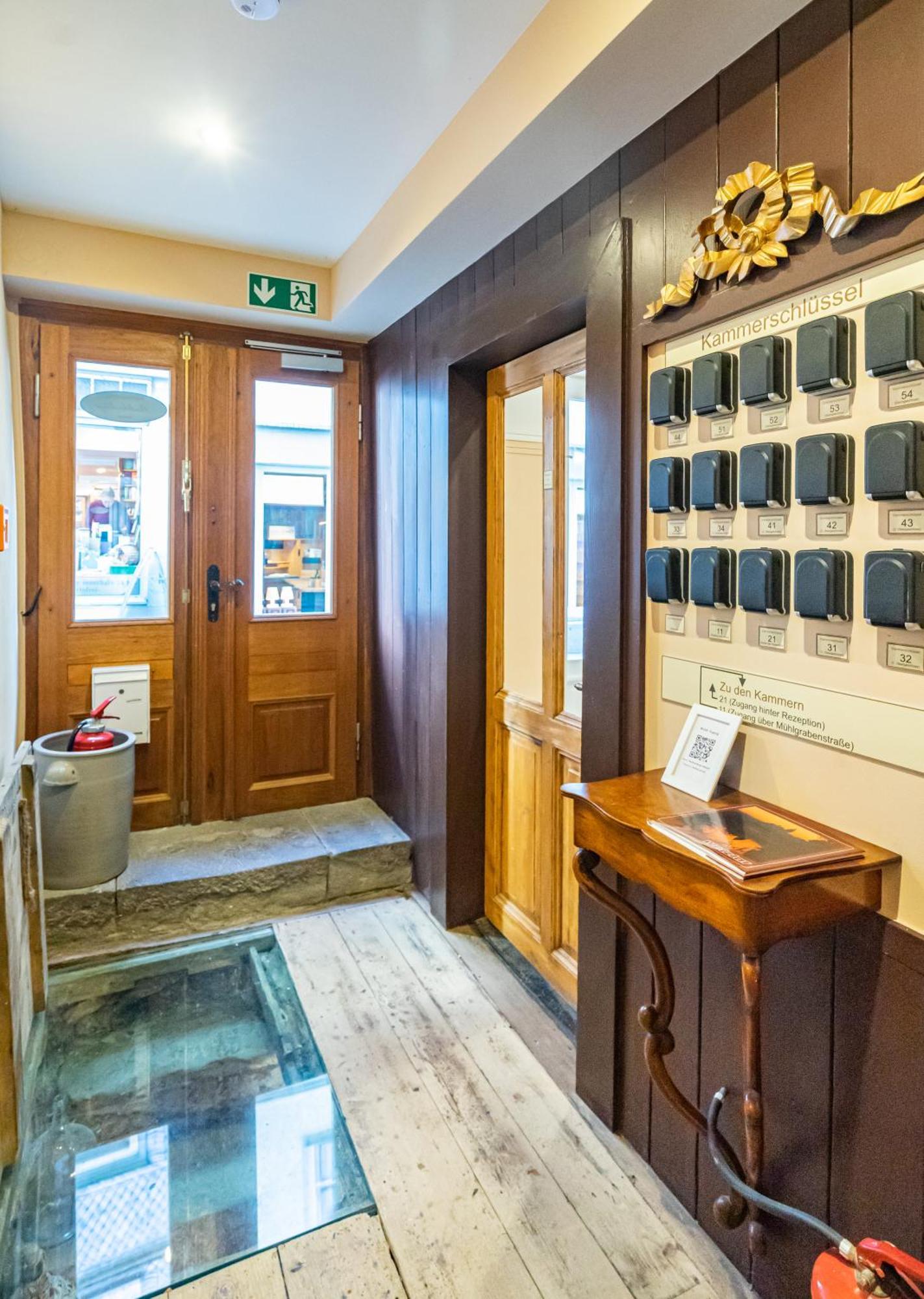 Boutique-Hotel Stadtherberge Вецлар Экстерьер фото